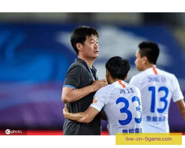 聚焦鲁能足球之役直播激情对决全程解析与精彩看点深度前瞻赛场风云